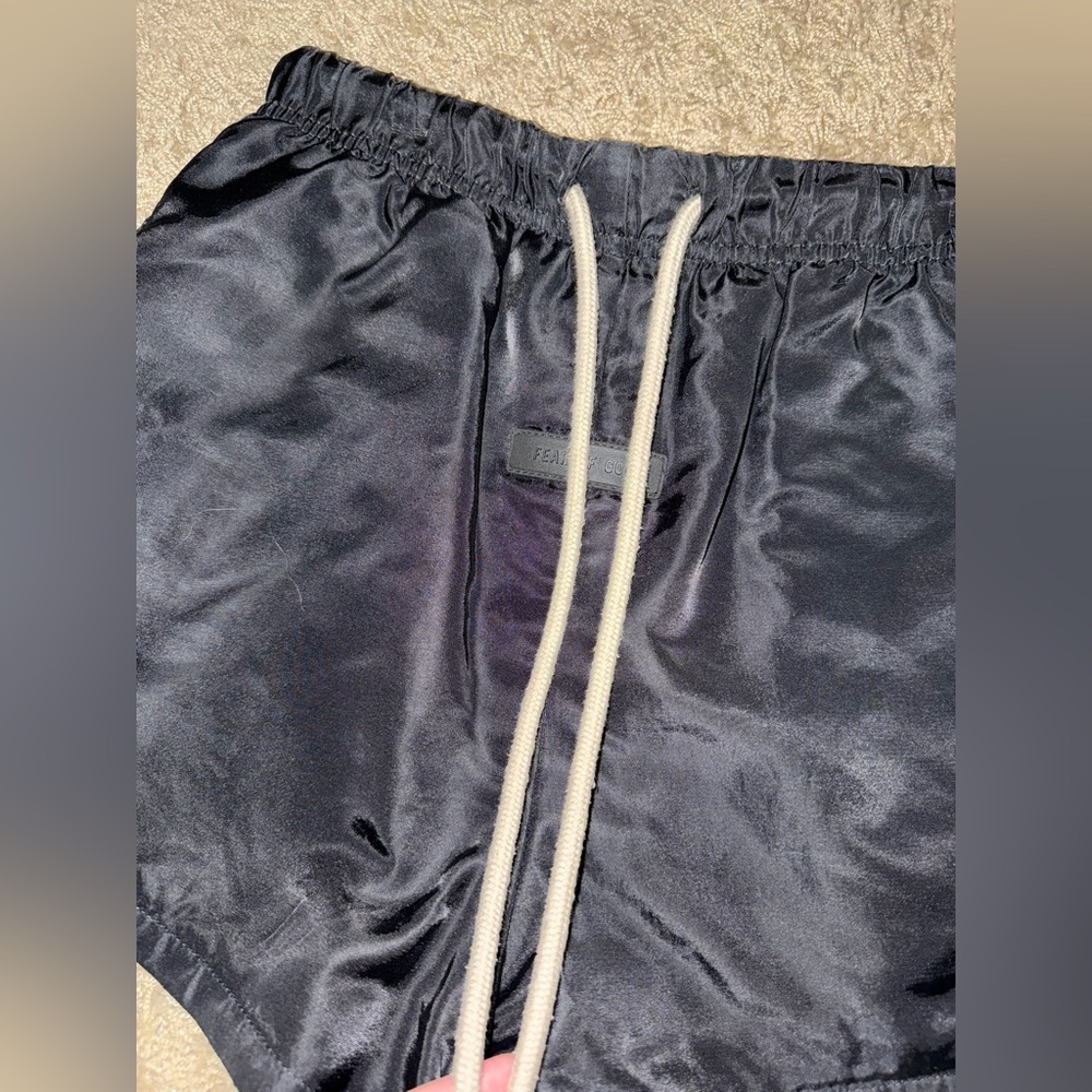 essentials women’s shorts - image 5